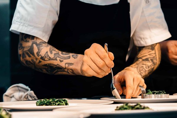 Quels sont les ustensiles indispensables pour cuisiner comme un chef ?
